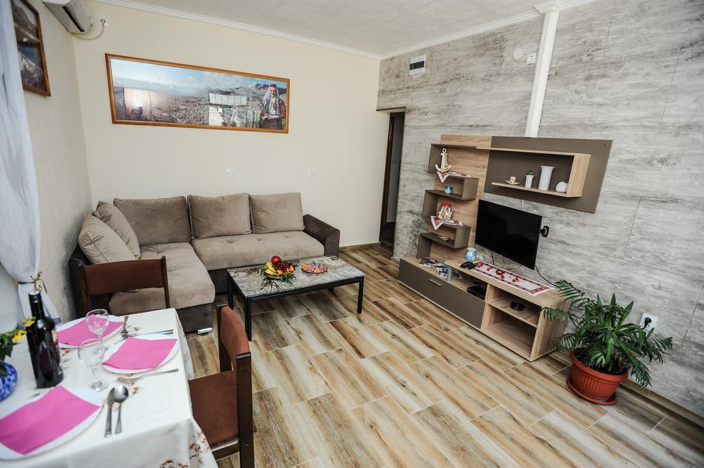 Apartments Phoenix Ivanica Εξωτερικό φωτογραφία